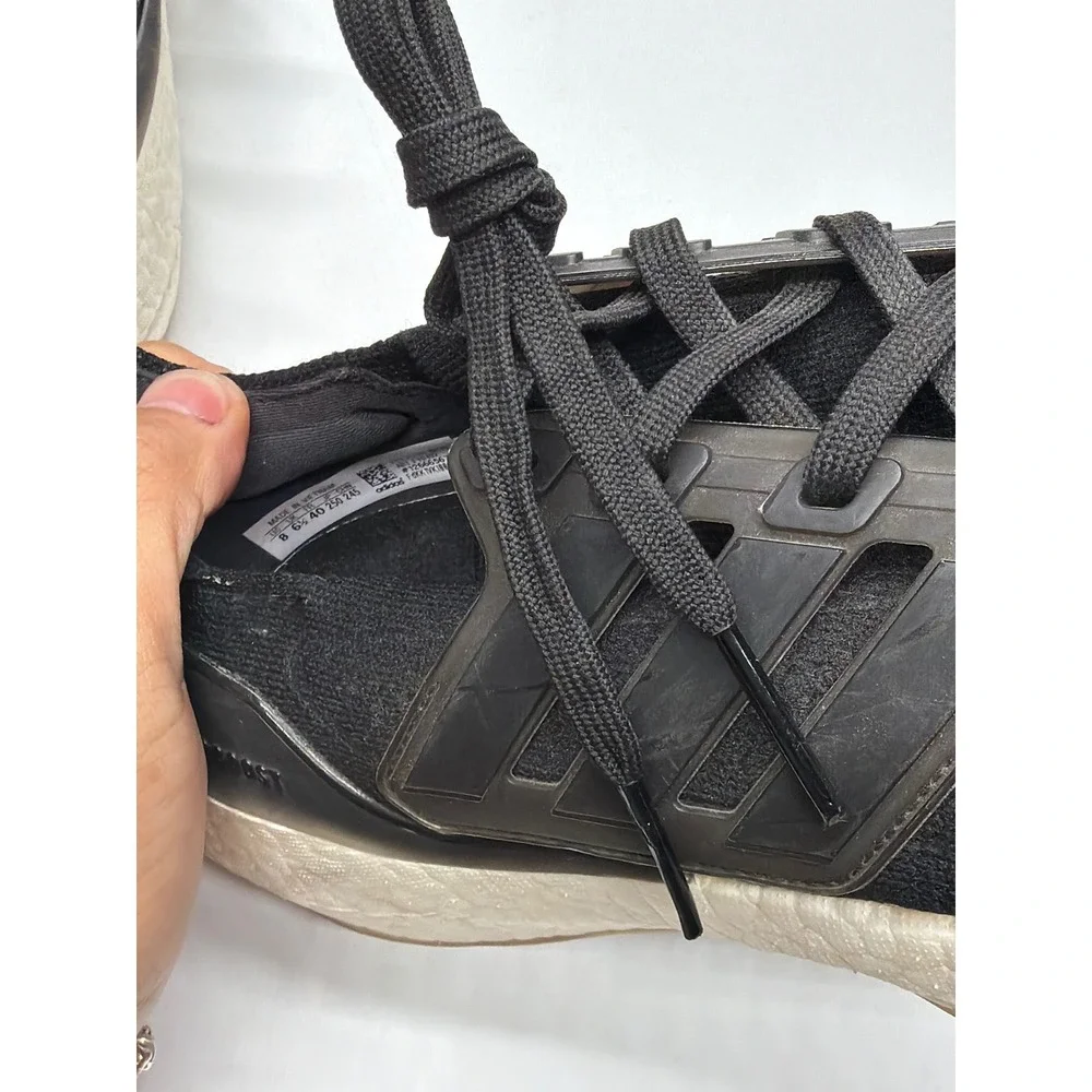Adidas Ultraboost 22 Black Running Shoes‎ Men's Size 8
